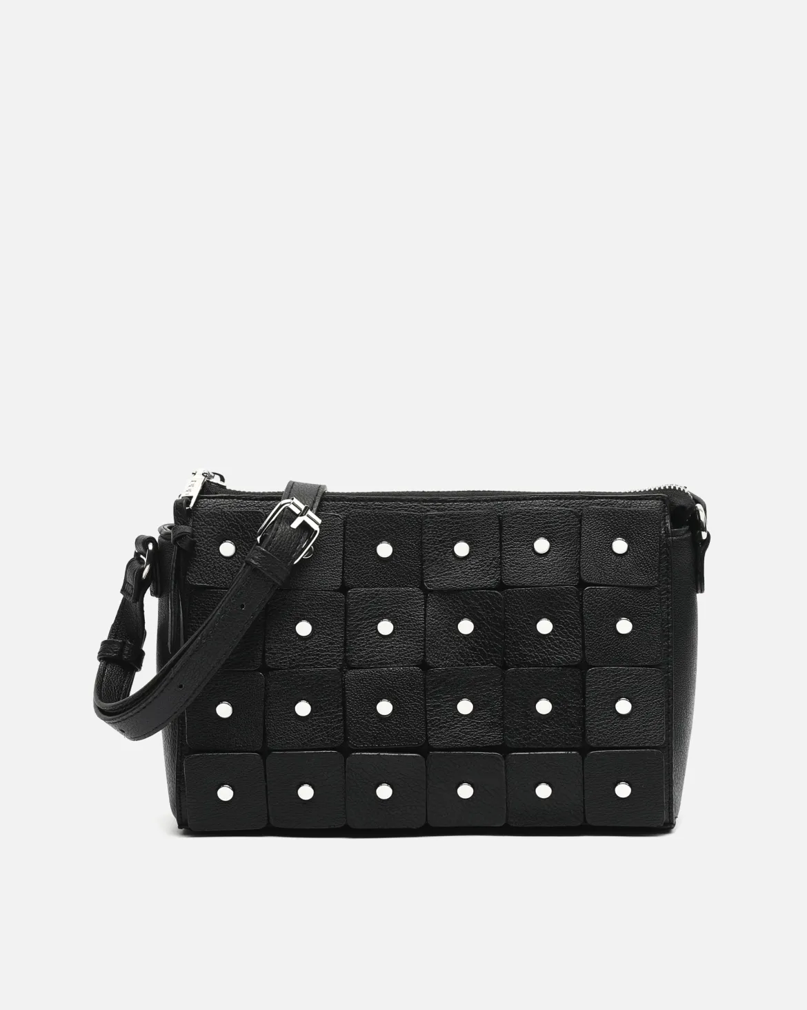 Bolso bandolera con detalles metálicos