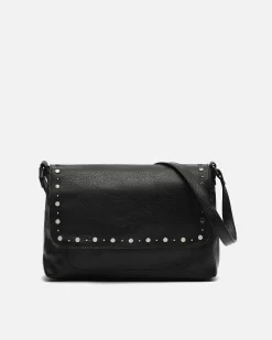 Bolso bandolera con detalles metálicos