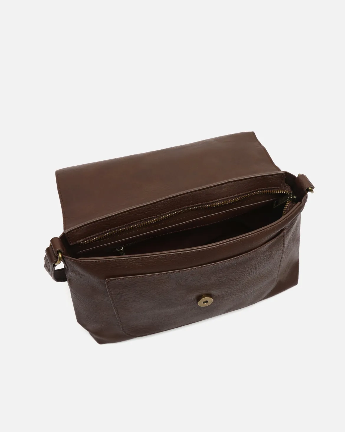 Bolso bandolera con detalles metálicos