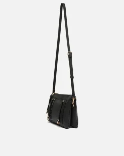 Bolso bandolera con detalles metálicos