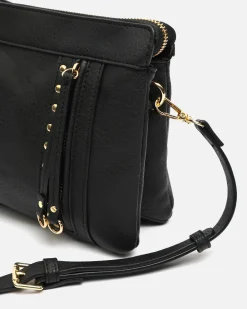 Bolso bandolera con detalles metálicos