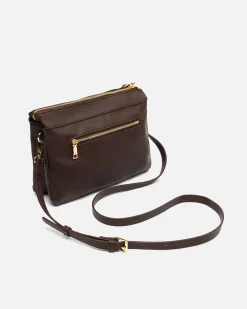 Bolso bandolera con detalles metálicos