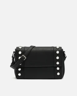 Bolso bandolera con solapa y detalles metálicos