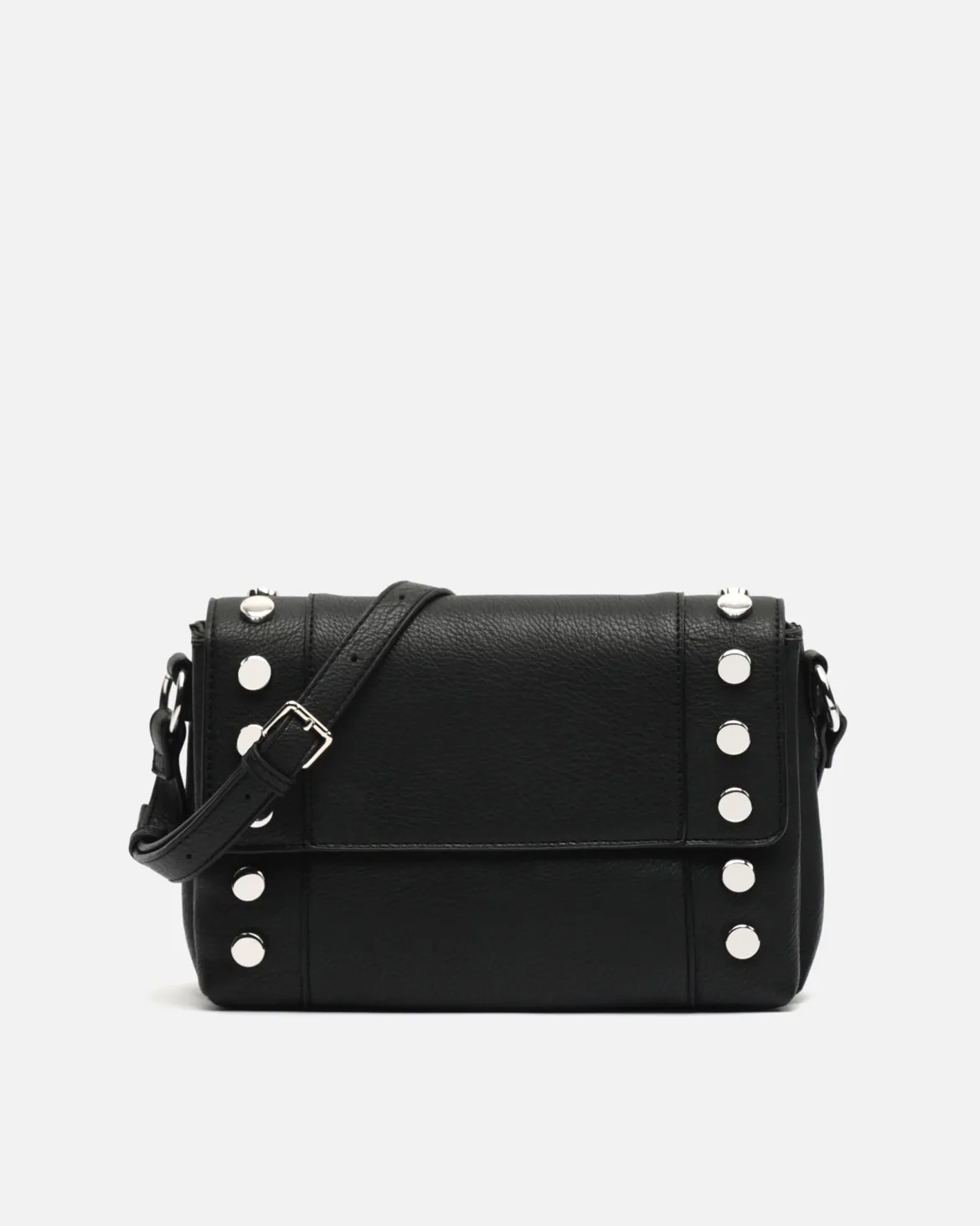 Bolso bandolera con solapa y detalles metálicos