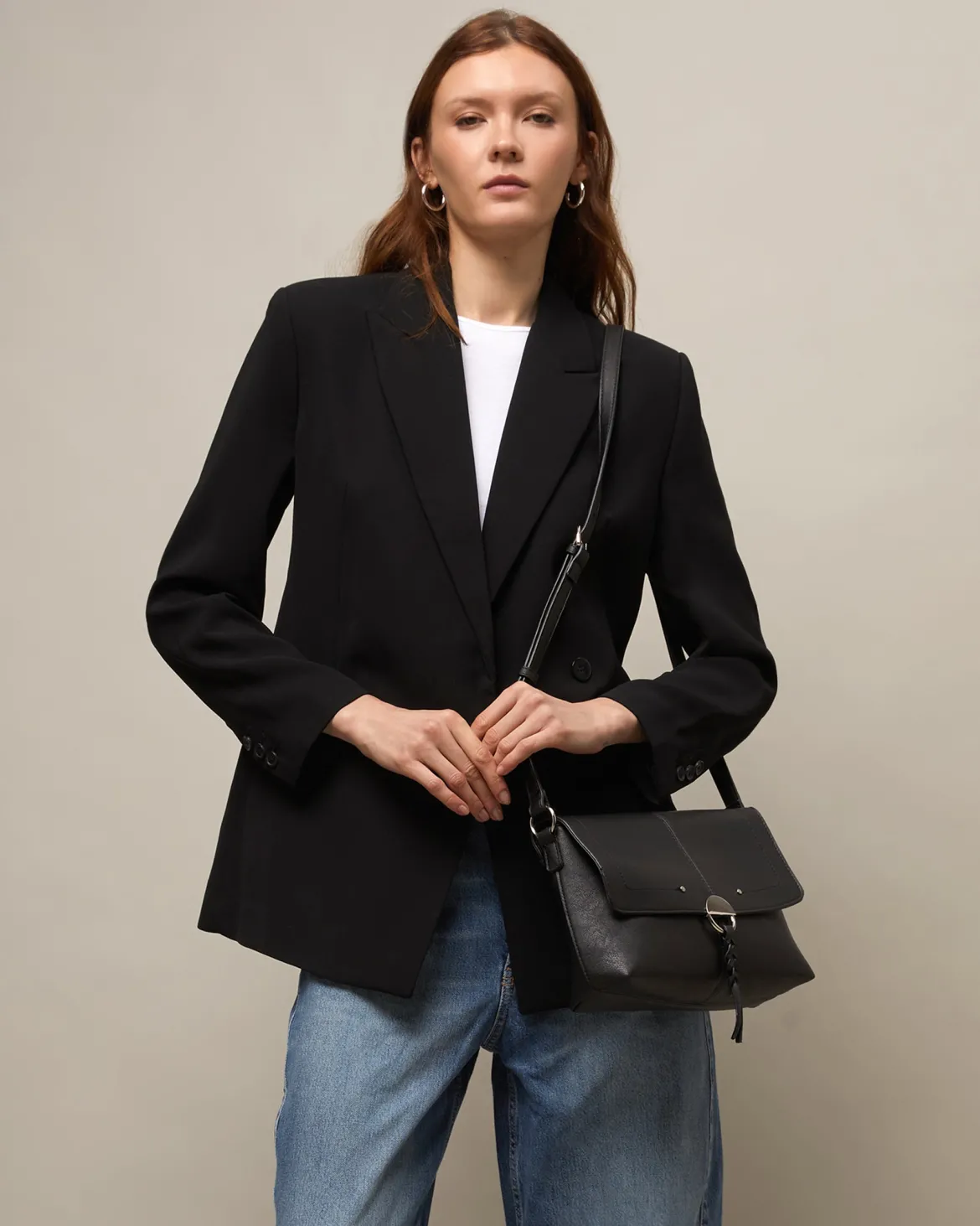 Bolso bandolera con solapa