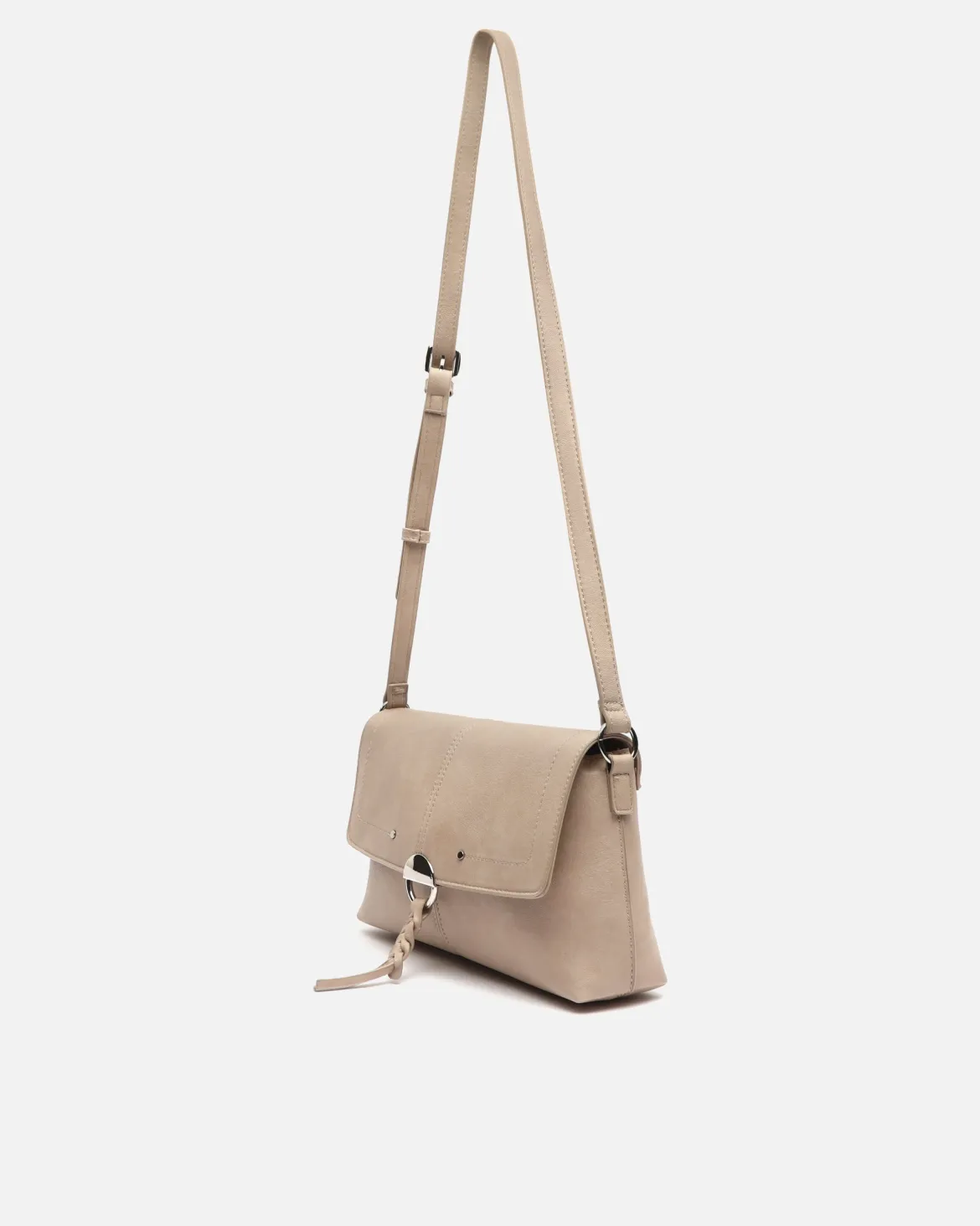 Bolso bandolera con solapa