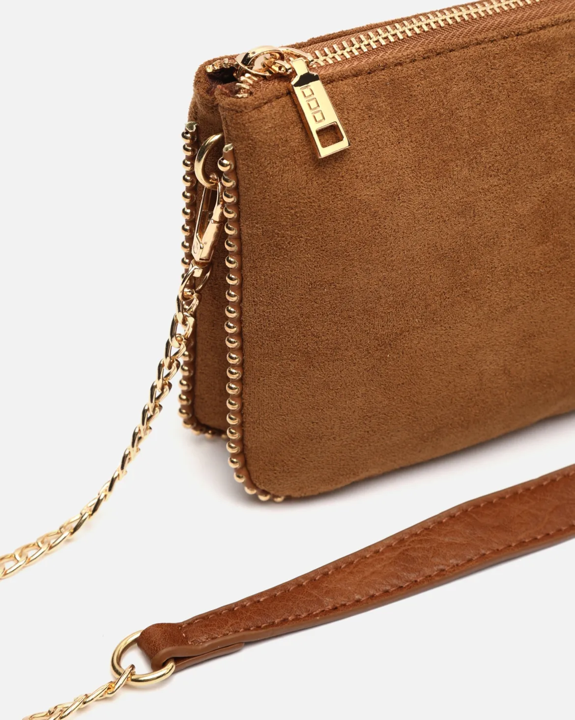 Bolso bandolera efecto ante y con detalles metálicos
