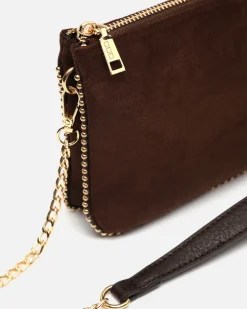 Bolso bandolera efecto ante y con detalles metálicos