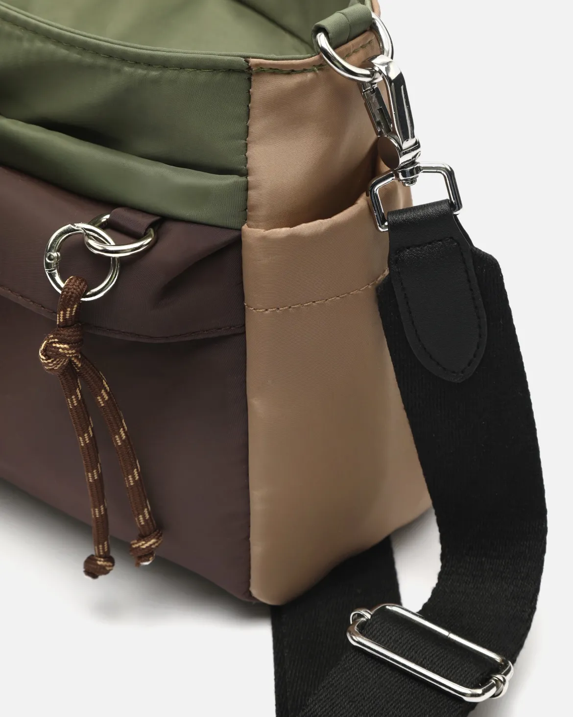Bolso bandolera en nylon