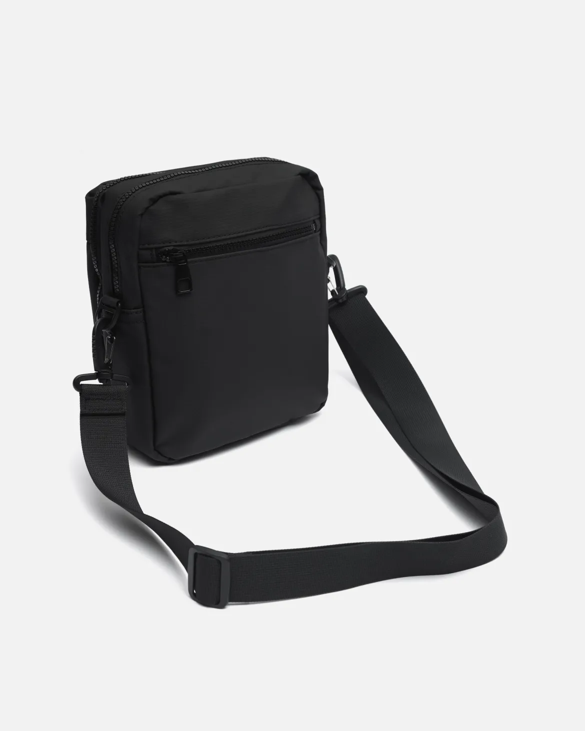 Bolso bandolera mediano en nylon
