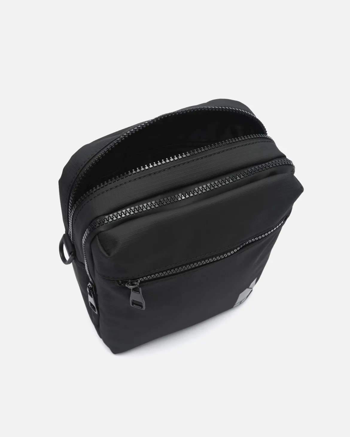 Bolso bandolera mediano en nylon