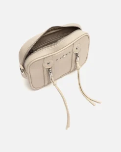 Bolso bandolera pequeño con detalles metálicos