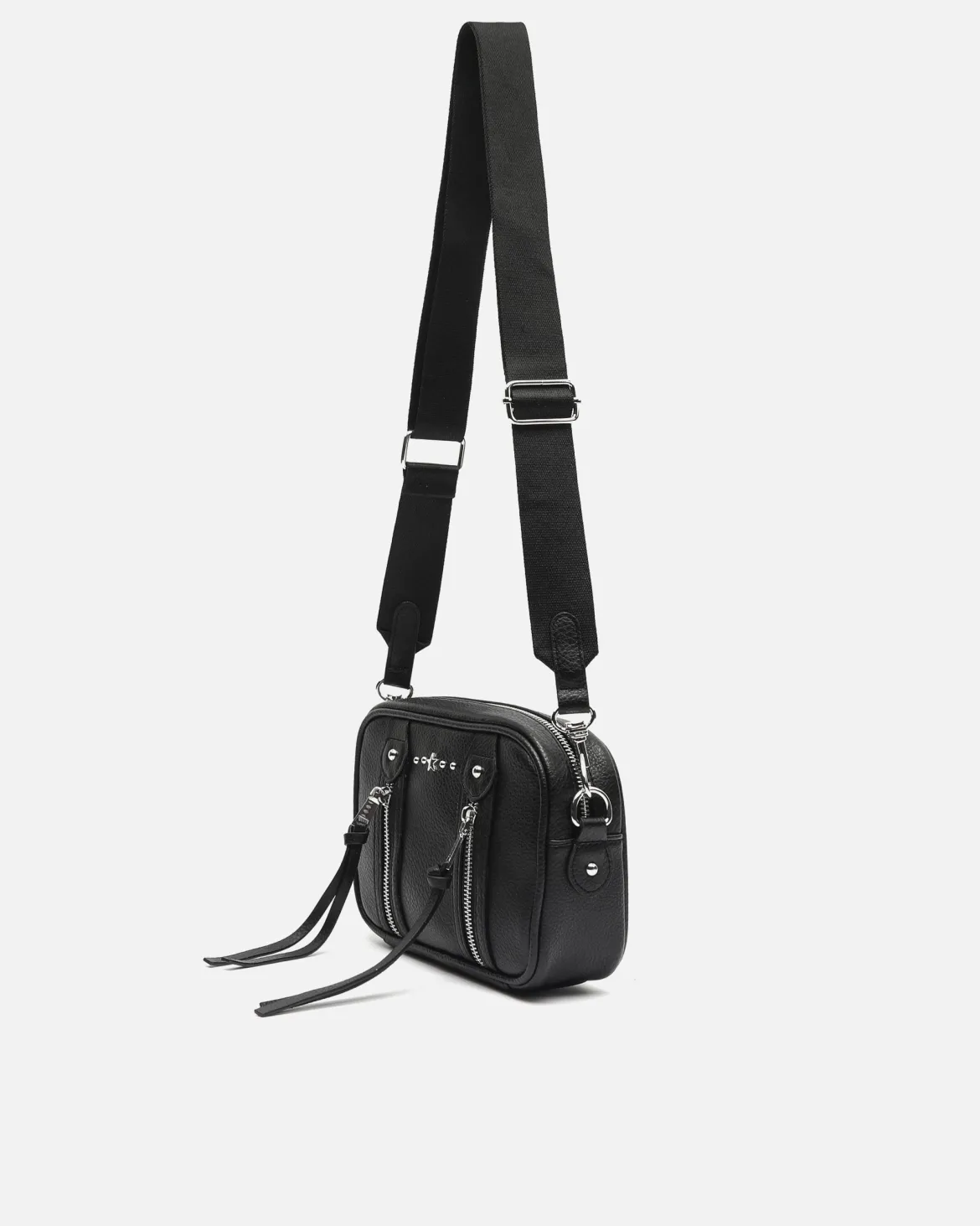 Bolso bandolera pequeño con detalles metálicos