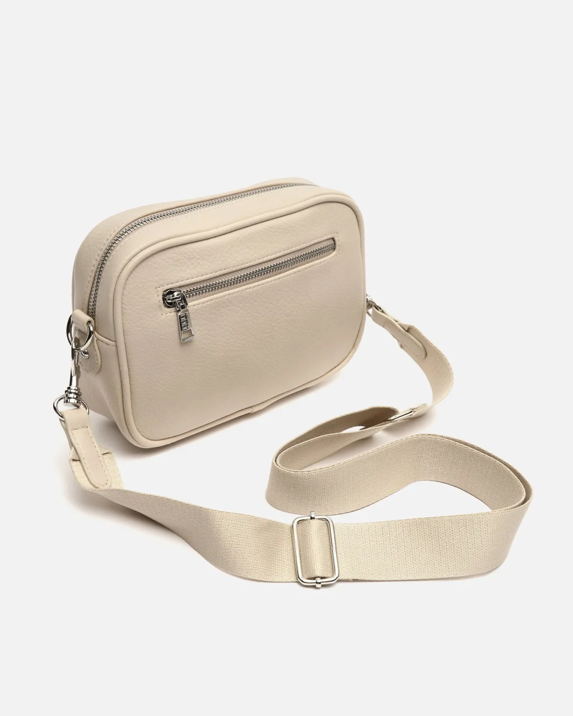 Bolso bandolera pequeño con detalles metálicos