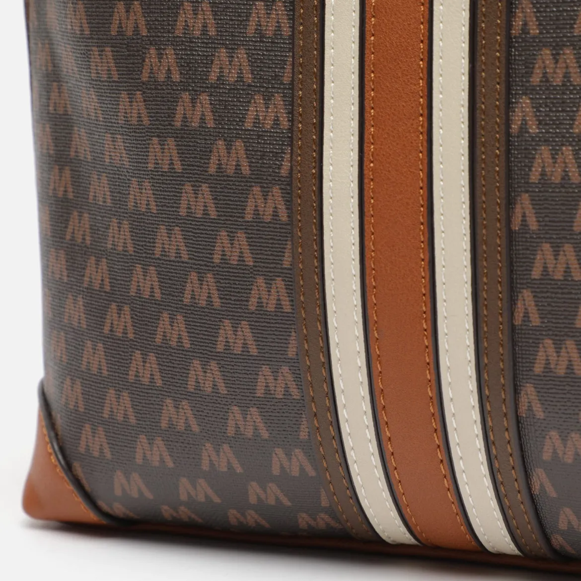 Bolso bandolera pequeño con estampado monogram