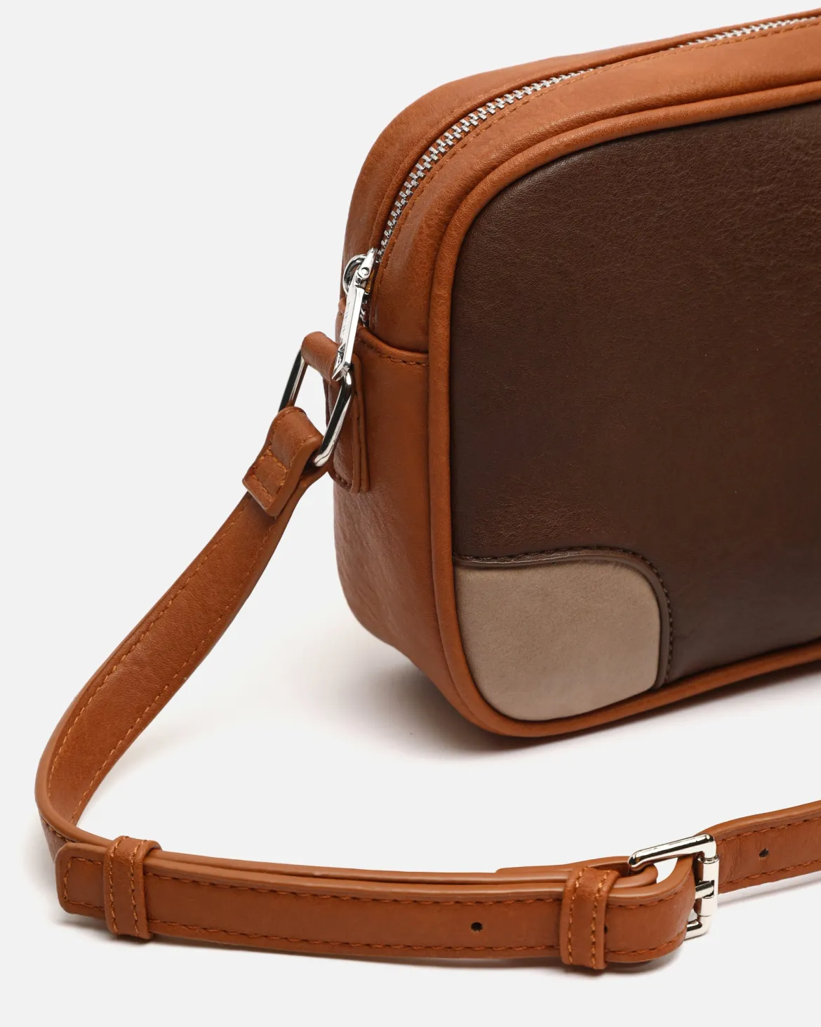 Bolso bandolera pequeño con estampado patchwork