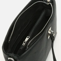 Bolso bandolera pequeño con detalles metálicos