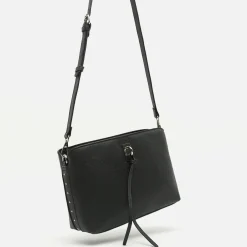Bolso bandolera pequeño con detalles metálicos