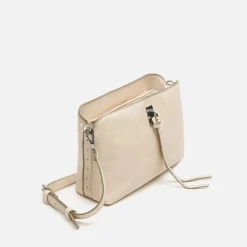 Bolso bandolera pequeño con detalles metálicos