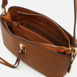 Bolso bandolera pequeño con detalles metálicos