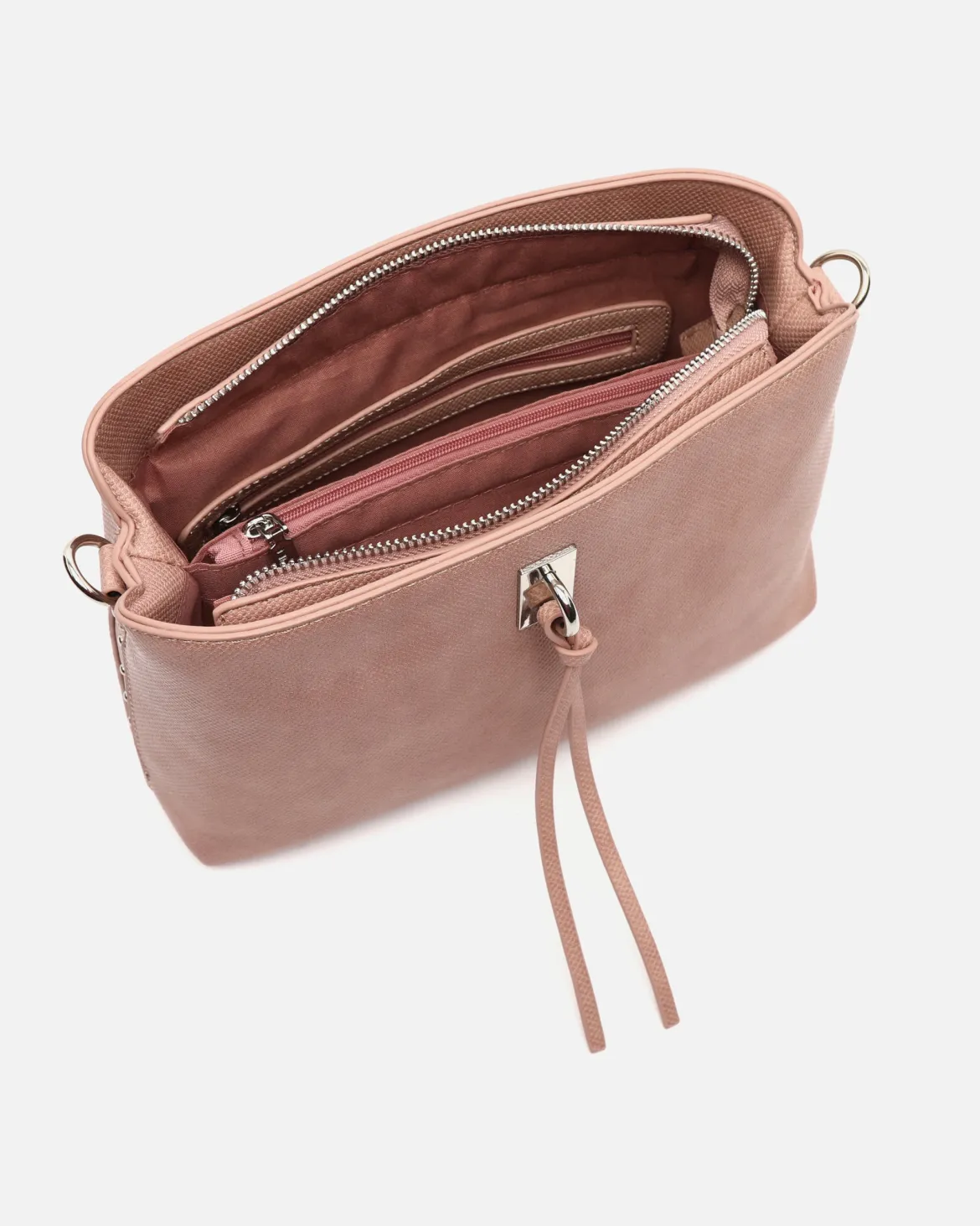 Bolso bandolera pequeño con detalles metálicos