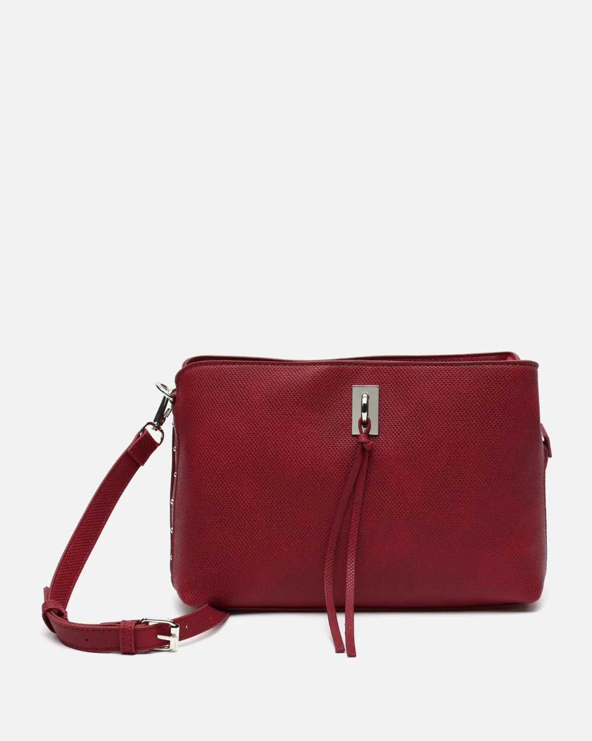 Bolso bandolera pequeño con detalles metálicos
