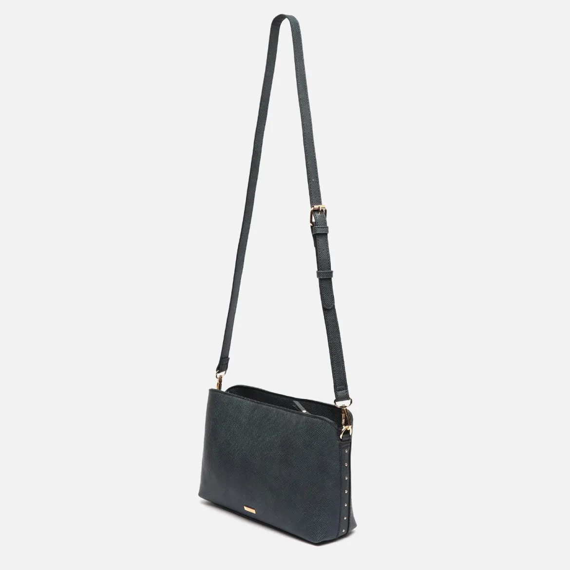 Bolso bandolera pequeño con detalles metálicos