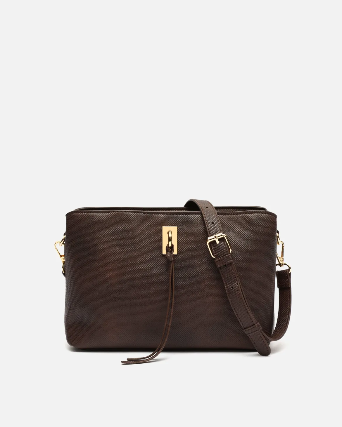 Bolso bandolera pequeño con detalles metálicos
