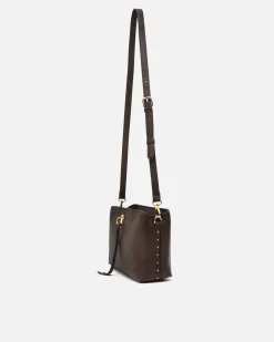 Bolso bandolera pequeño con detalles metálicos