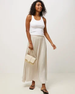 Bolso bandolera pequeño con solapa efecto rafia