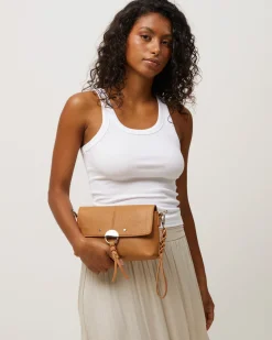 Bolso bandolera pequeño con solapa