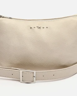 Bolso bandolera pequeño con detalles metálicos