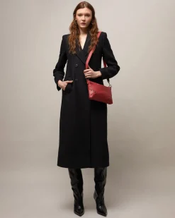 Bolso bandolera pequeño con detalles metálicos