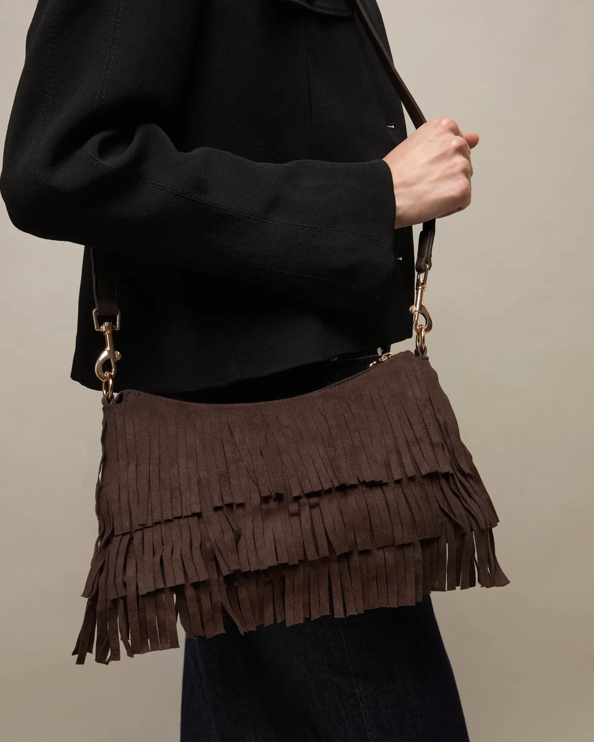 Bolso bandolera pequeño efecto ante con flecos