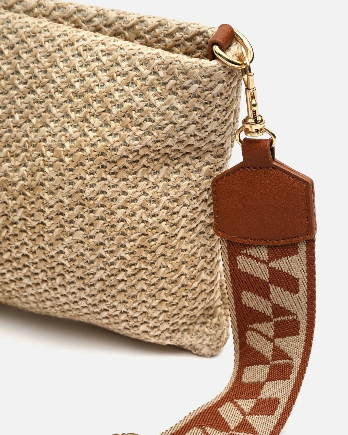 Bolso bandolera pequeño efecto rafia