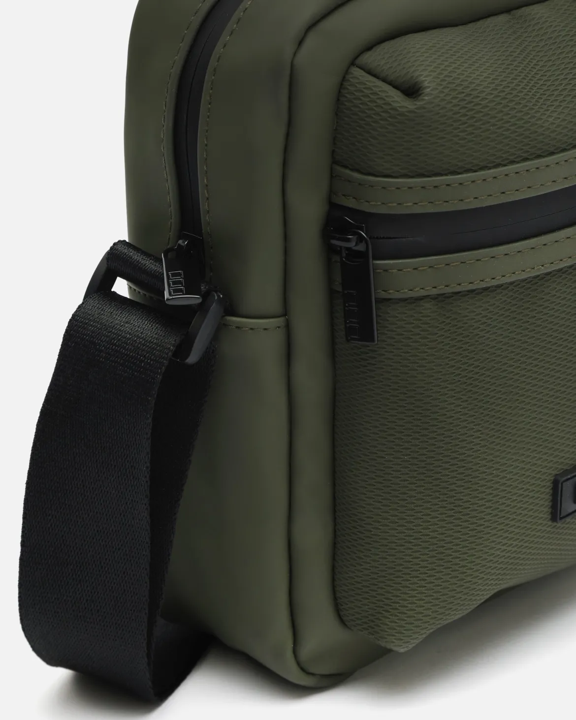 Bolso bandolera pequeño en nylon
