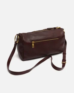 Bolso bowling con detalles metálicos