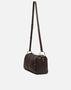 Bolso bowling con detalles metálicos