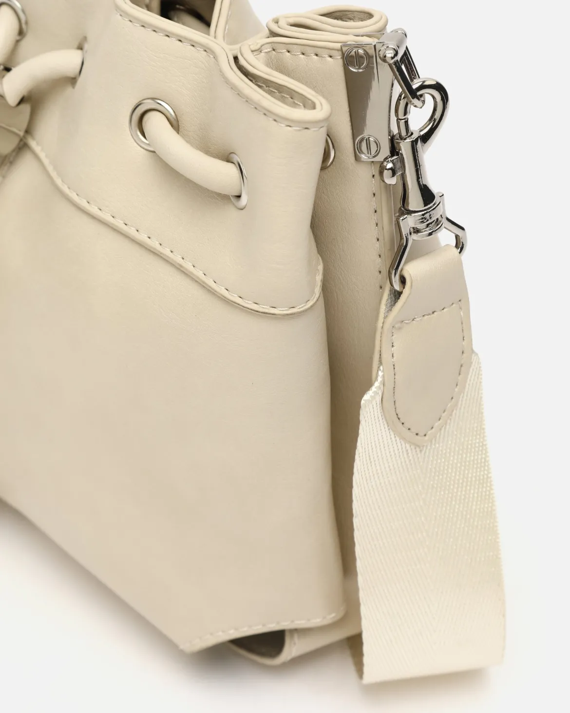 Bolso bucket pequeño