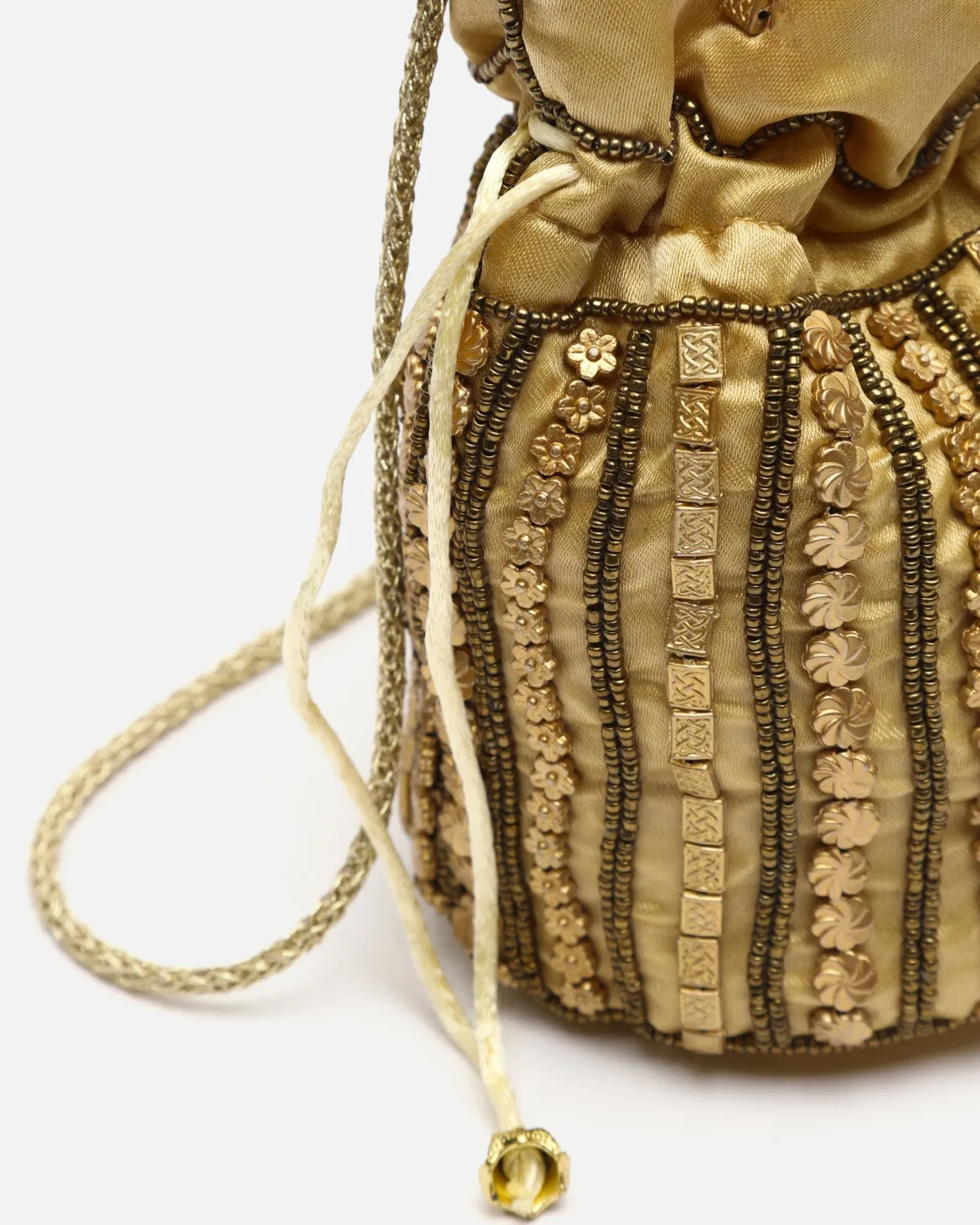 Bolso de fiesta con abalorios