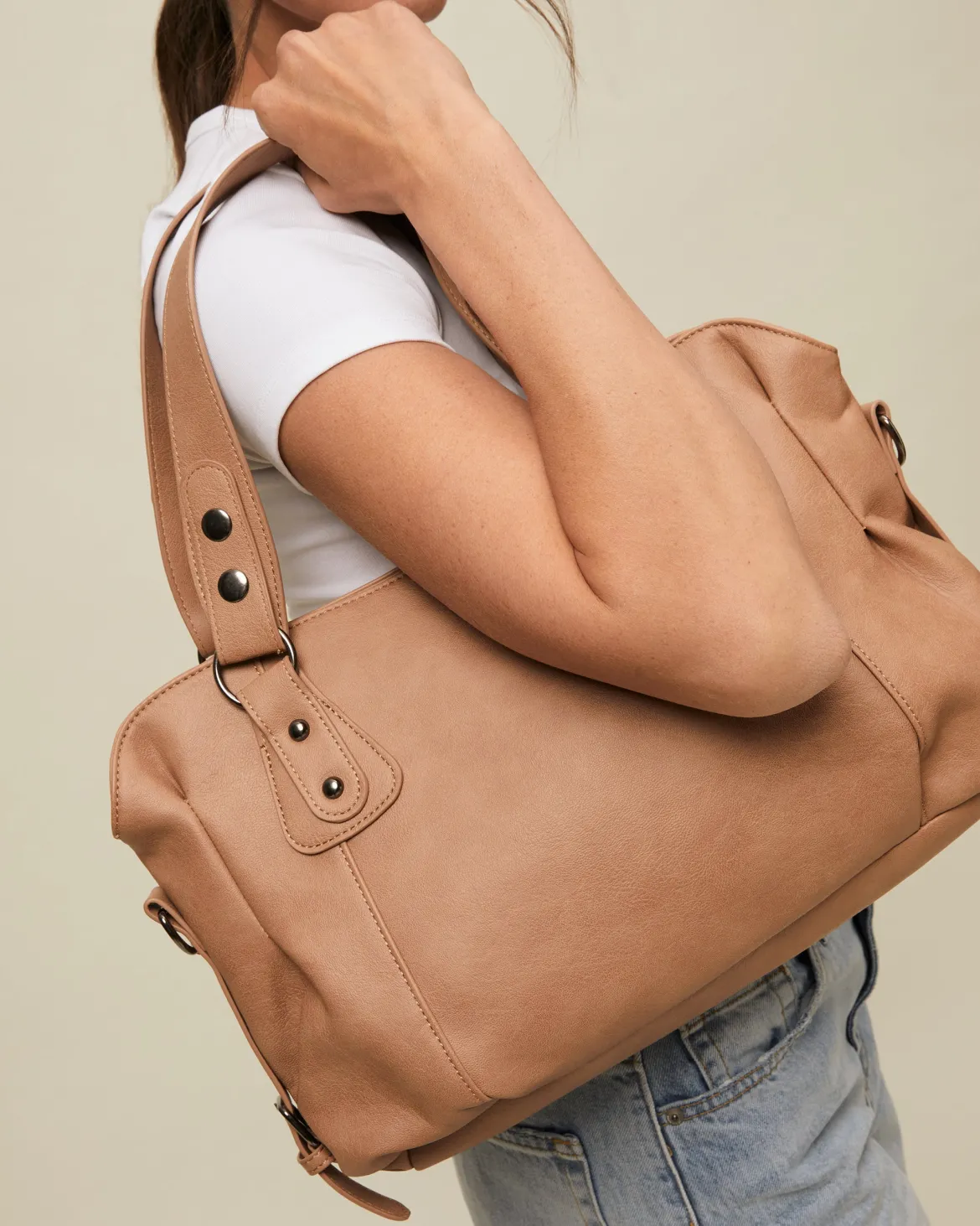 Bolso de hombro con asa bandolera extraíble