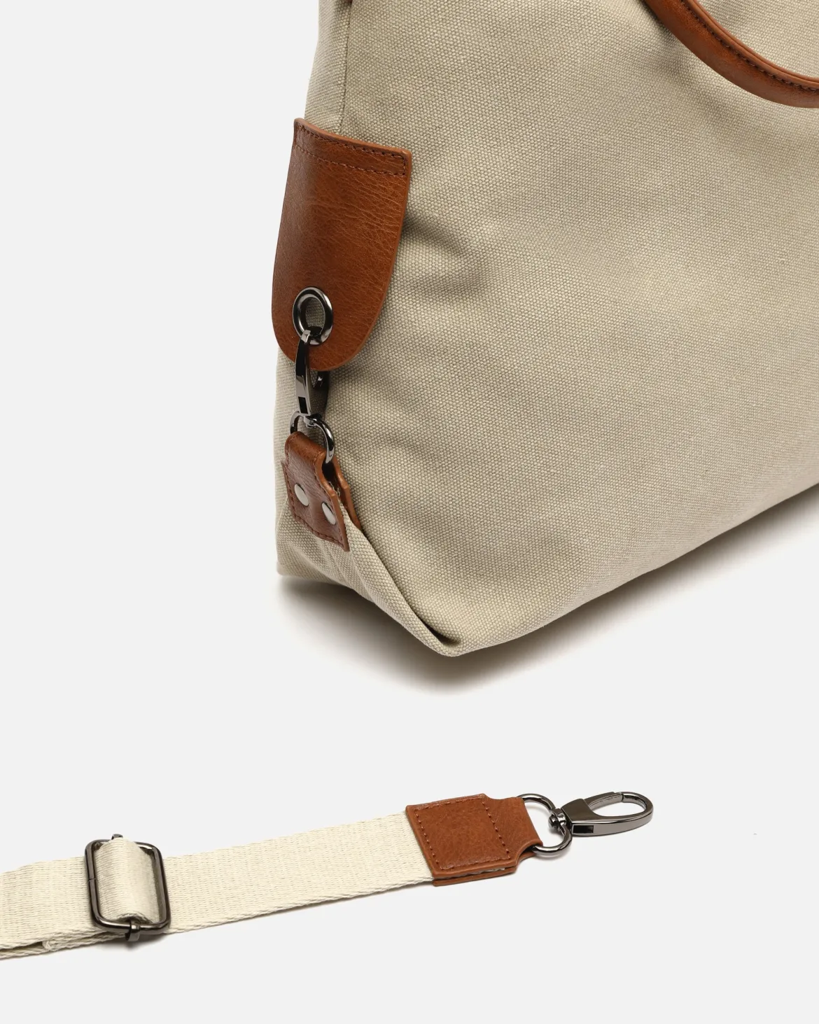 Bolso de hombro con asa bandolera extraíble