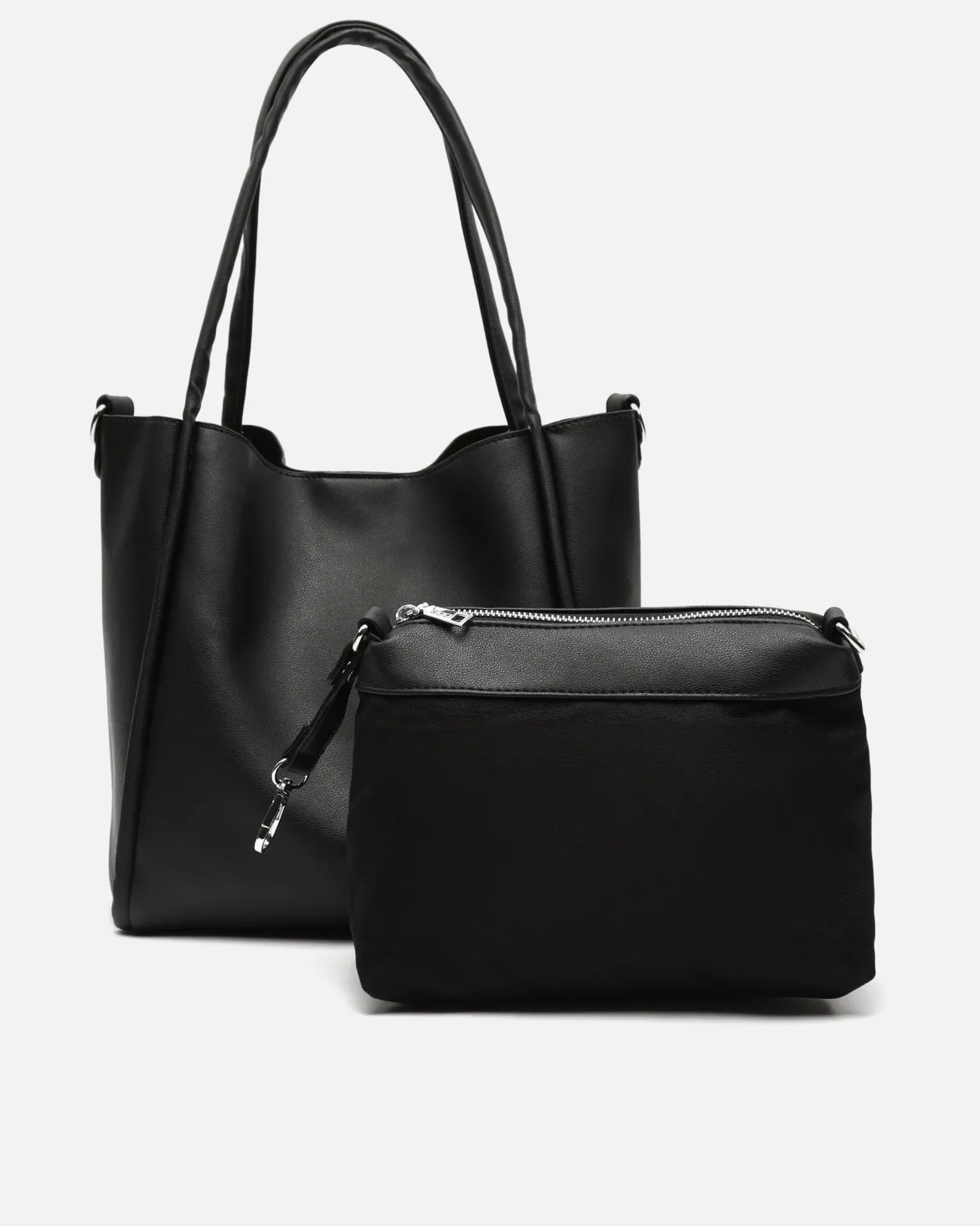 Bolso de hombro con neceser y asa bandolera extraíble