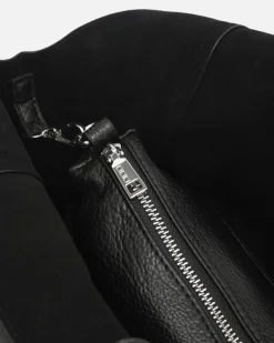 Bolso de hombro con neceser extraíble