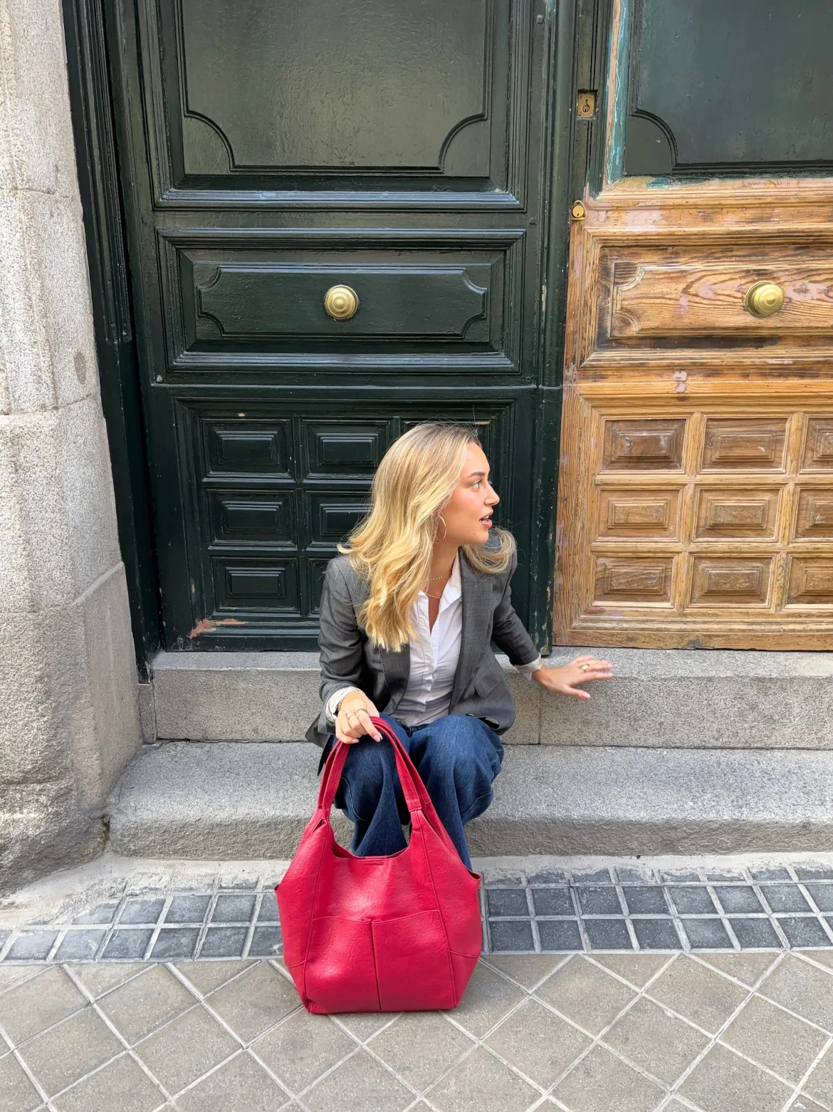 Bolso de hombro con neceser extraíble