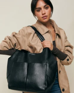 Bolso de hombro con neceser extraíble