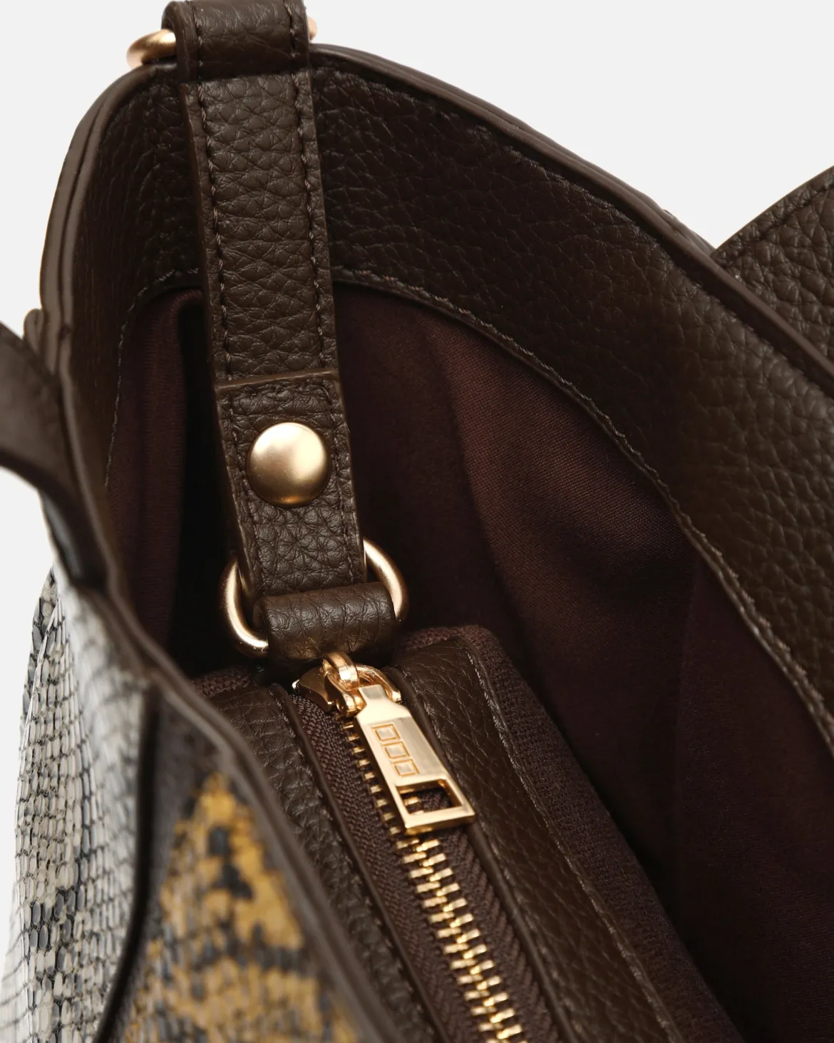 Bolso de hombro con neceser extraíble y estampado animal print