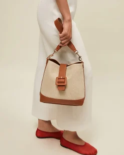 Bolso de hombro efecto rafia con asa bandolera extraíble