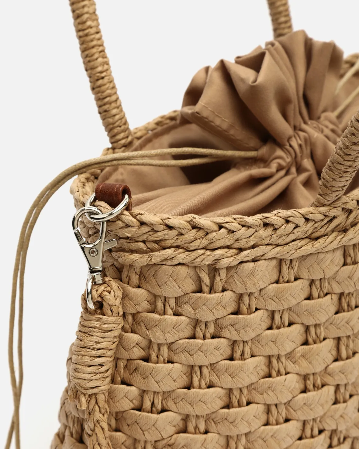 Bolso de mano pequeño efecto rafia con asa bandolera extraíble