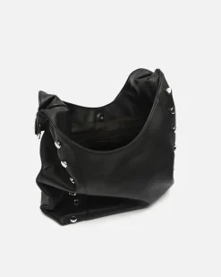 Bolso hobo con detalles metálicos